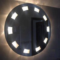 Настенное зеркало с посветкой и выключателем сонеткой «Mirror»